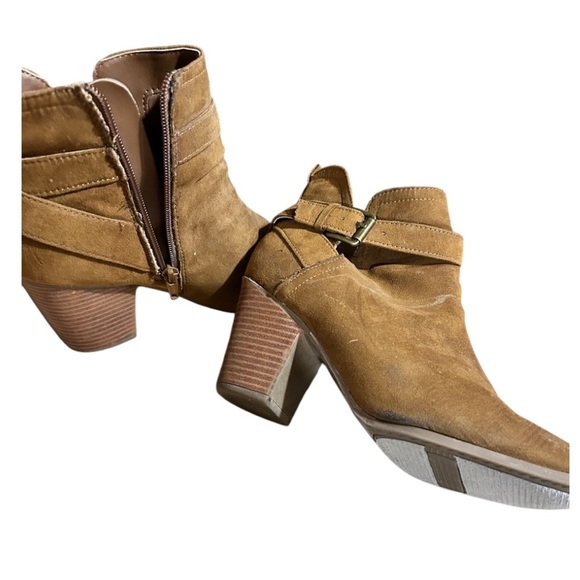 Time and Tru Brown Ankle Boots with Chunky Heel size 8.5 - Picture 5 of 5